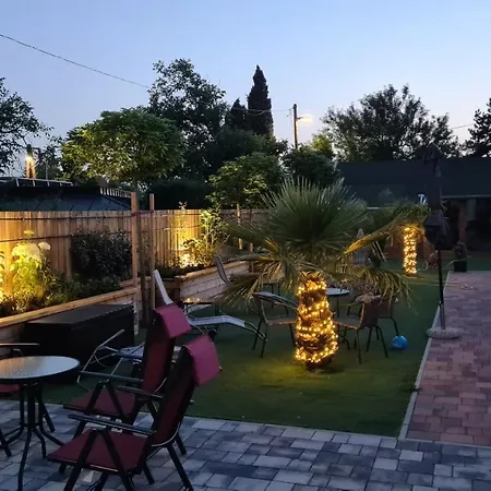 U8 Apartmanhaz Apartman *