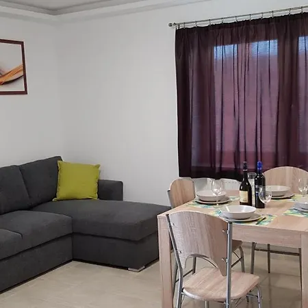 U8 Apartmanhaz Vonyarcvashegy