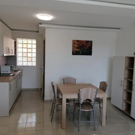 아파트 U8 Apartmanhaz 본보야크바세기