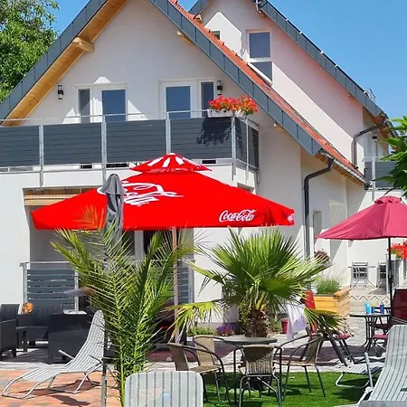 アパート U8 Apartmanhaz ボニャルツバシュ