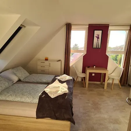 U8 Apartmanhaz *