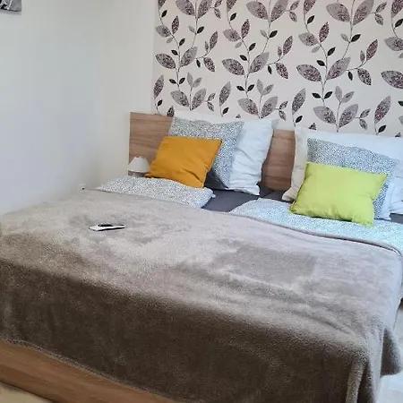 아파트 U8 Apartmanhaz