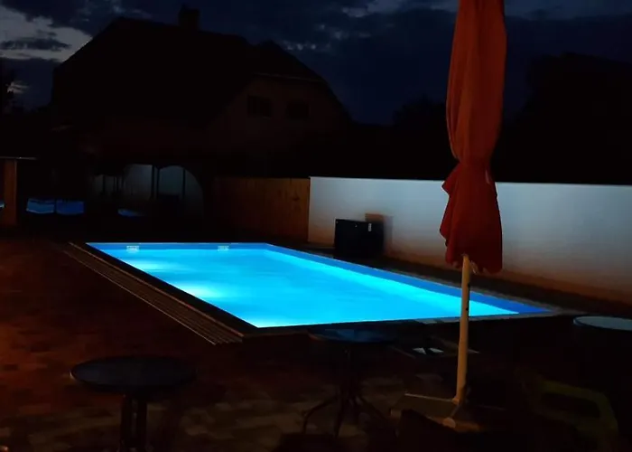 U8 Apartmanhaz Apartment