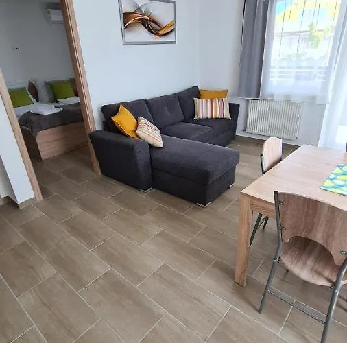 U8 Apartmanhaz Apartment Vonyarcvashegy