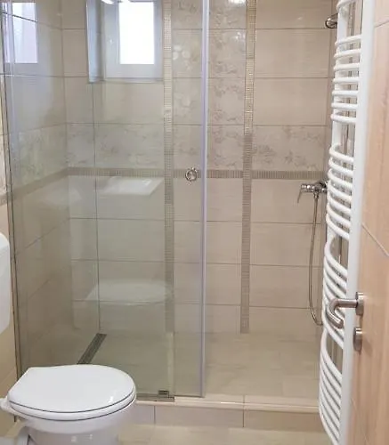 Apartment U8 Apartmanhaz *