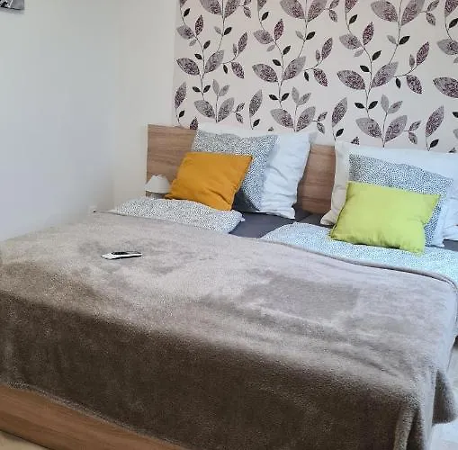 Apartment U8 Apartmanhaz