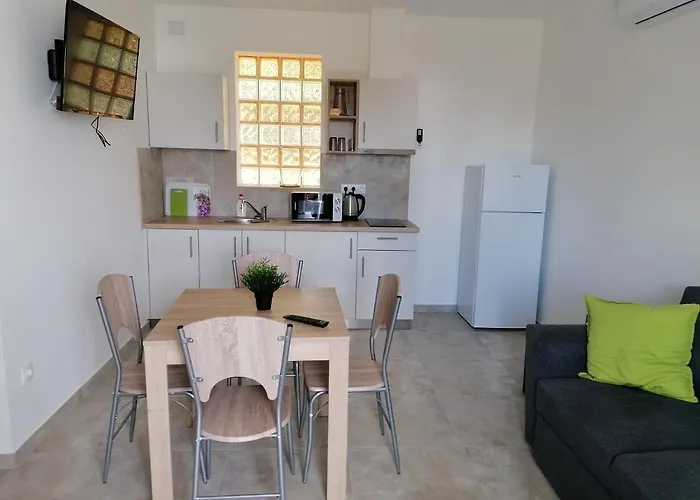 Apartment U8 Apartmanhaz *